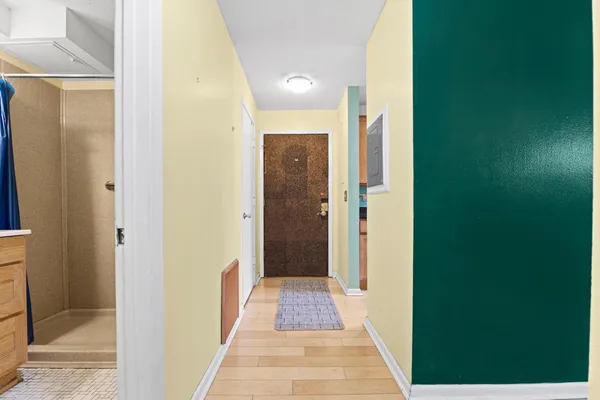 $1,250 | 520 Ridgewood Avenue, Unit 4, Minneapolis, MN 55403