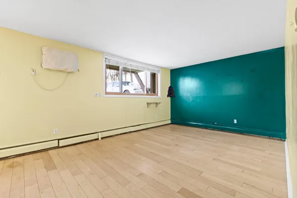 $1,250 | 520 Ridgewood Avenue, Unit 4, Minneapolis, MN 55403