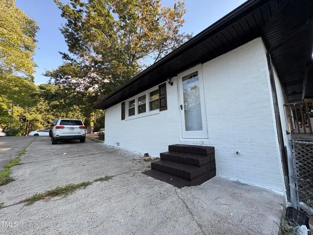 $309,990 | 806 Lindley Drive, Durham, NC 27703