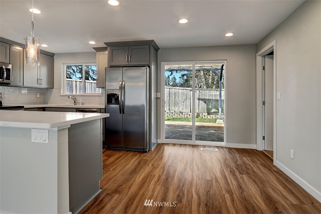 25 217th Place Southwest Bothell, WA 98021 - Photo 5 of 22