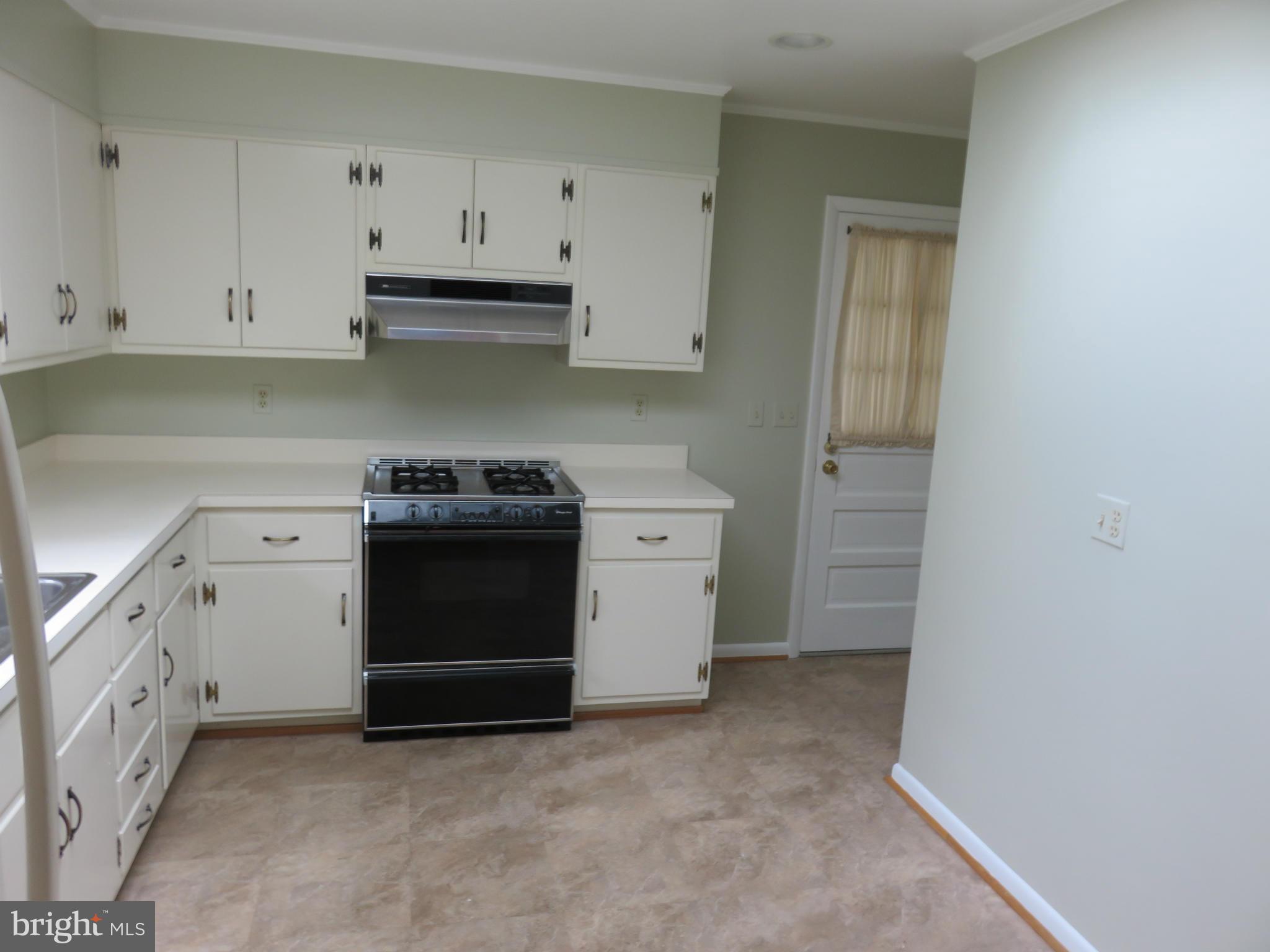 9514 Dawnvale Road Baltimore, MD 21236 - Photo 12 of 26 Kitchen