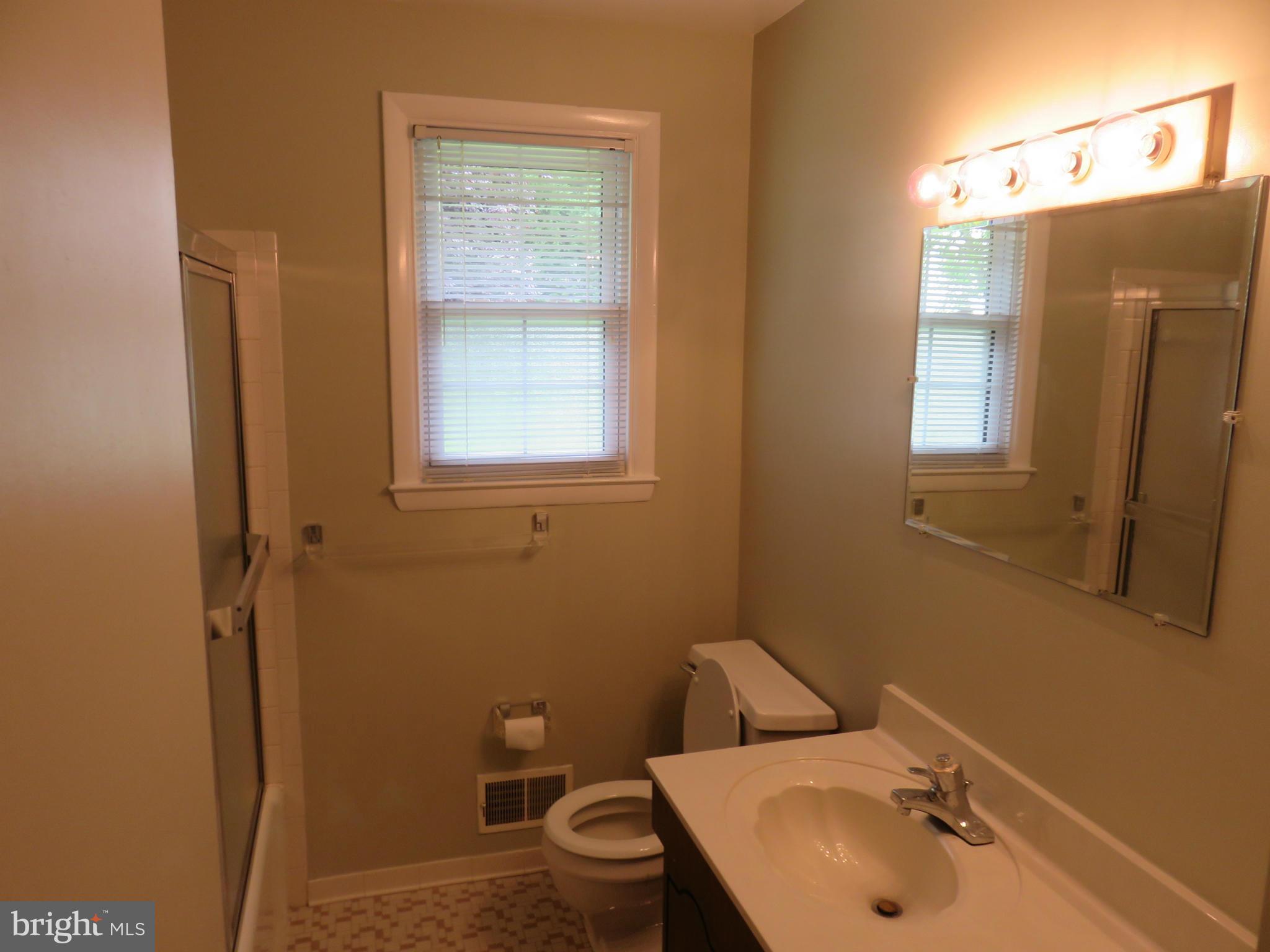 9514 Dawnvale Road Baltimore, MD 21236 - Photo 18 of 26 Main Bath