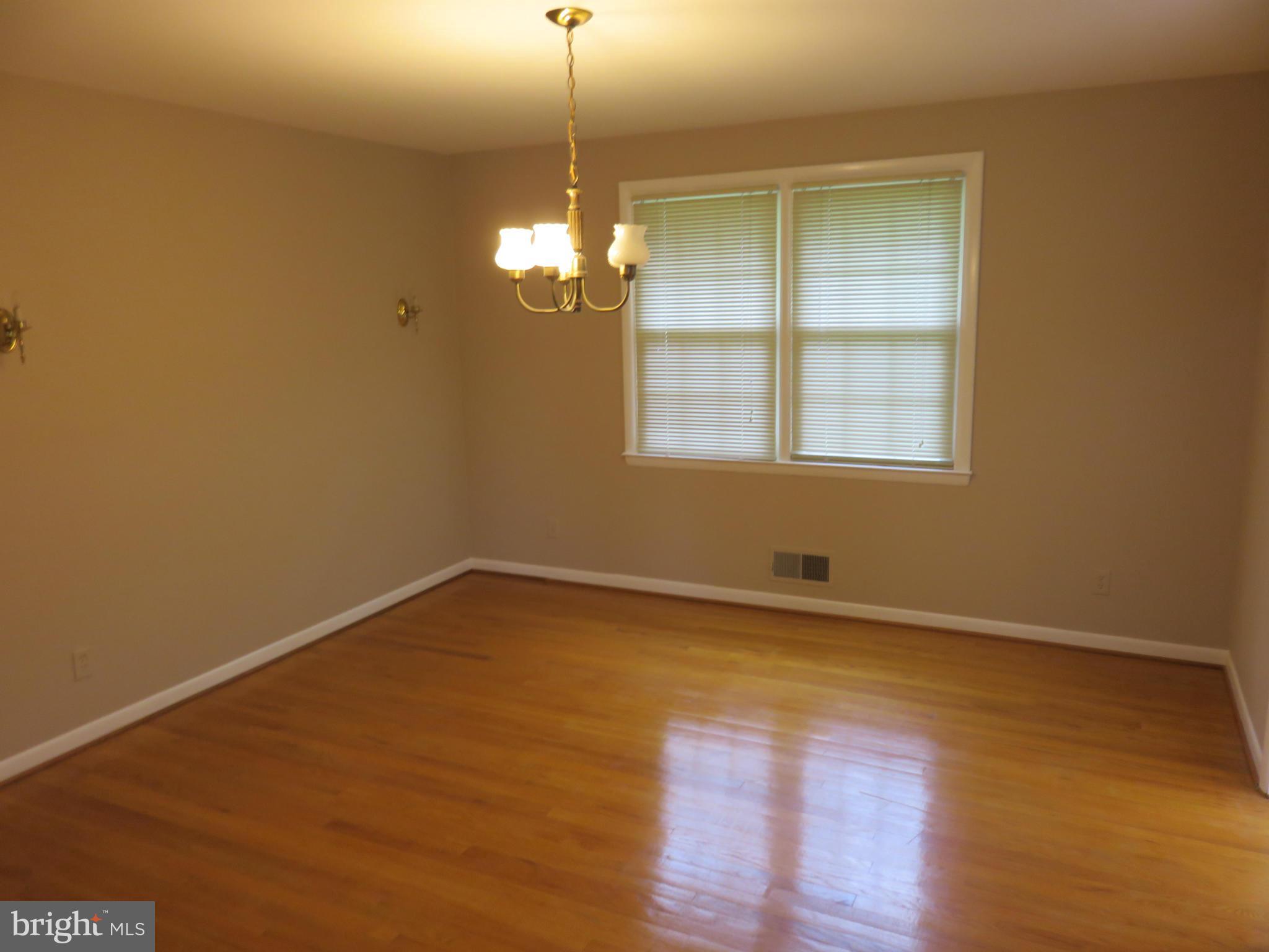 9514 Dawnvale Road Baltimore, MD 21236 - Photo 8 of 26 Dining Room
