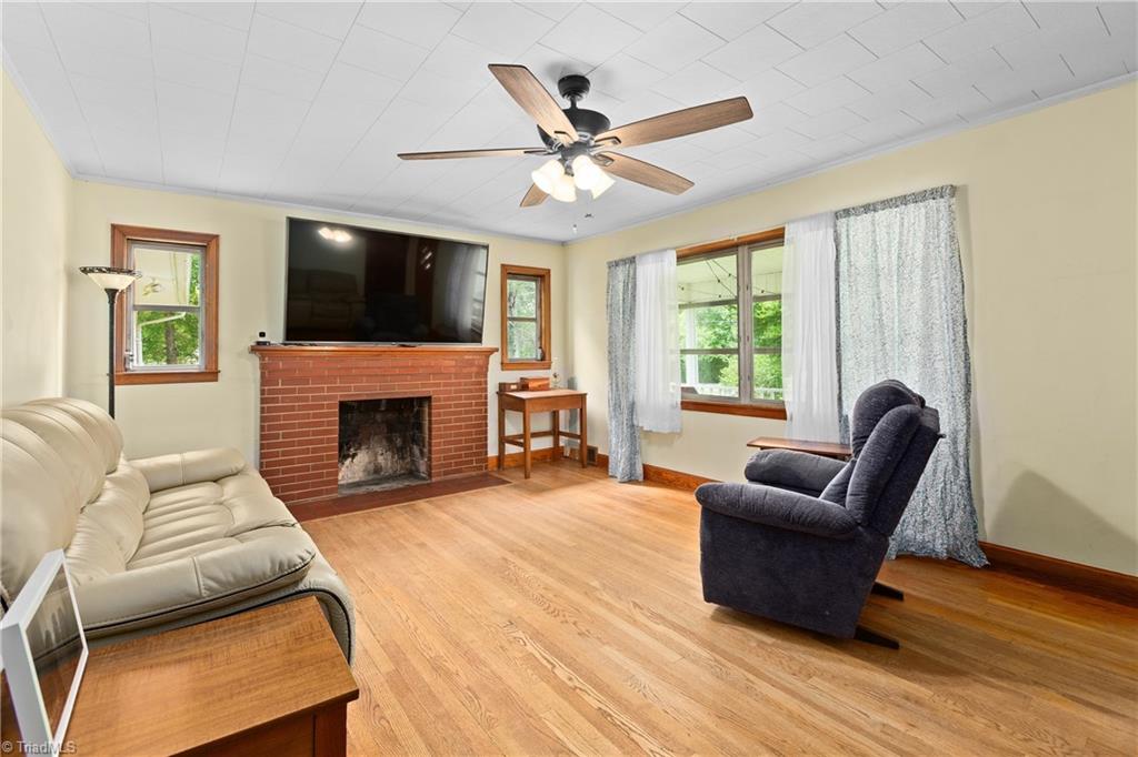 304 Armstrong Road Pilot Mountain, NC 27041 - Photo 4 of 42