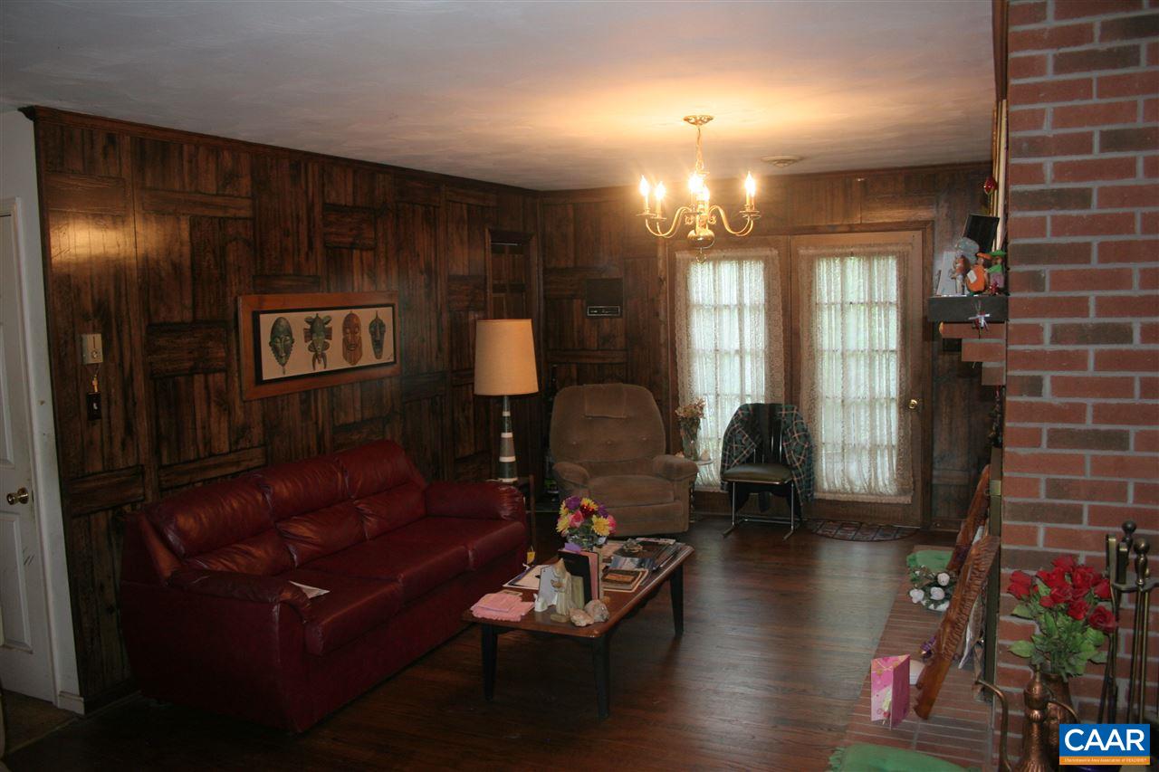 4154 Bell Road Dillwyn, VA 23936 - Photo 3 of 5 a living room with furniture and wooden floor