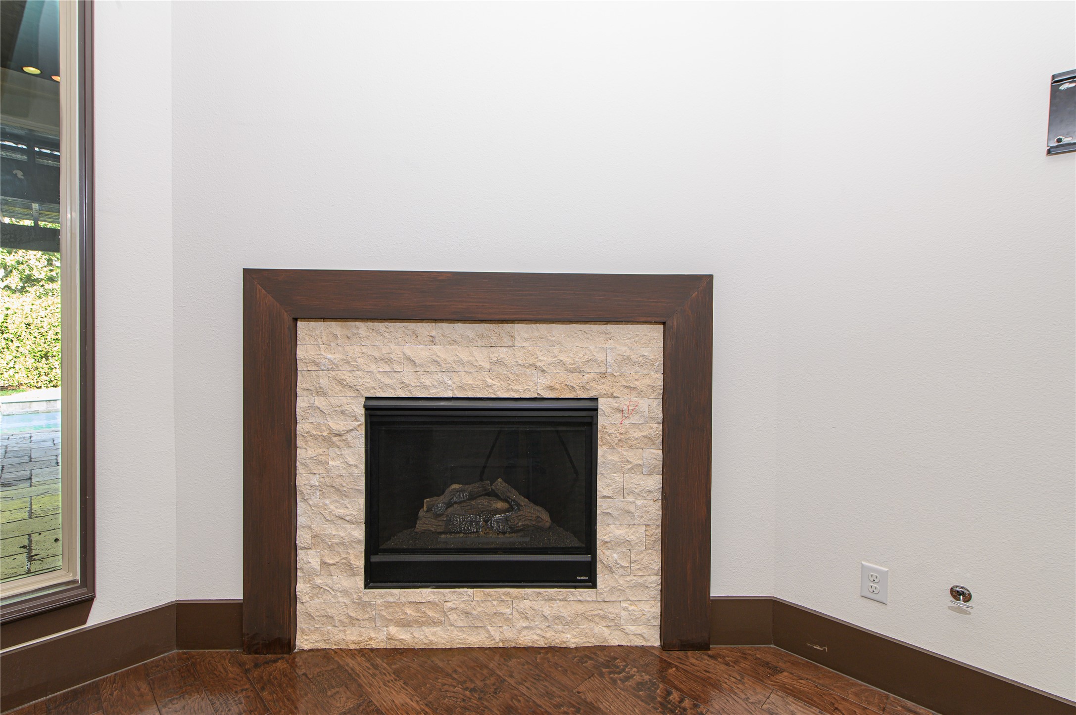 30 Freestone Stream Place Spring, TX 77389 - Photo 13 of 43 GAS LOG CHIMNEY
