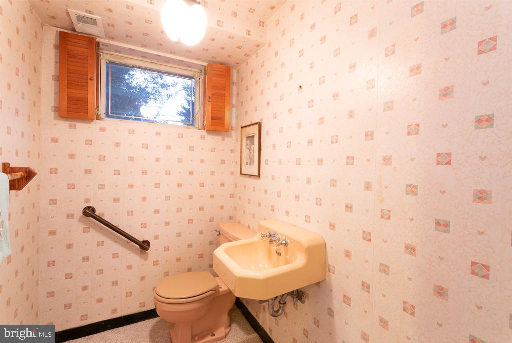 3206 Bonnie Road Baltimore, MD 21208 - Photo 32 of 42 Lower Level Bath