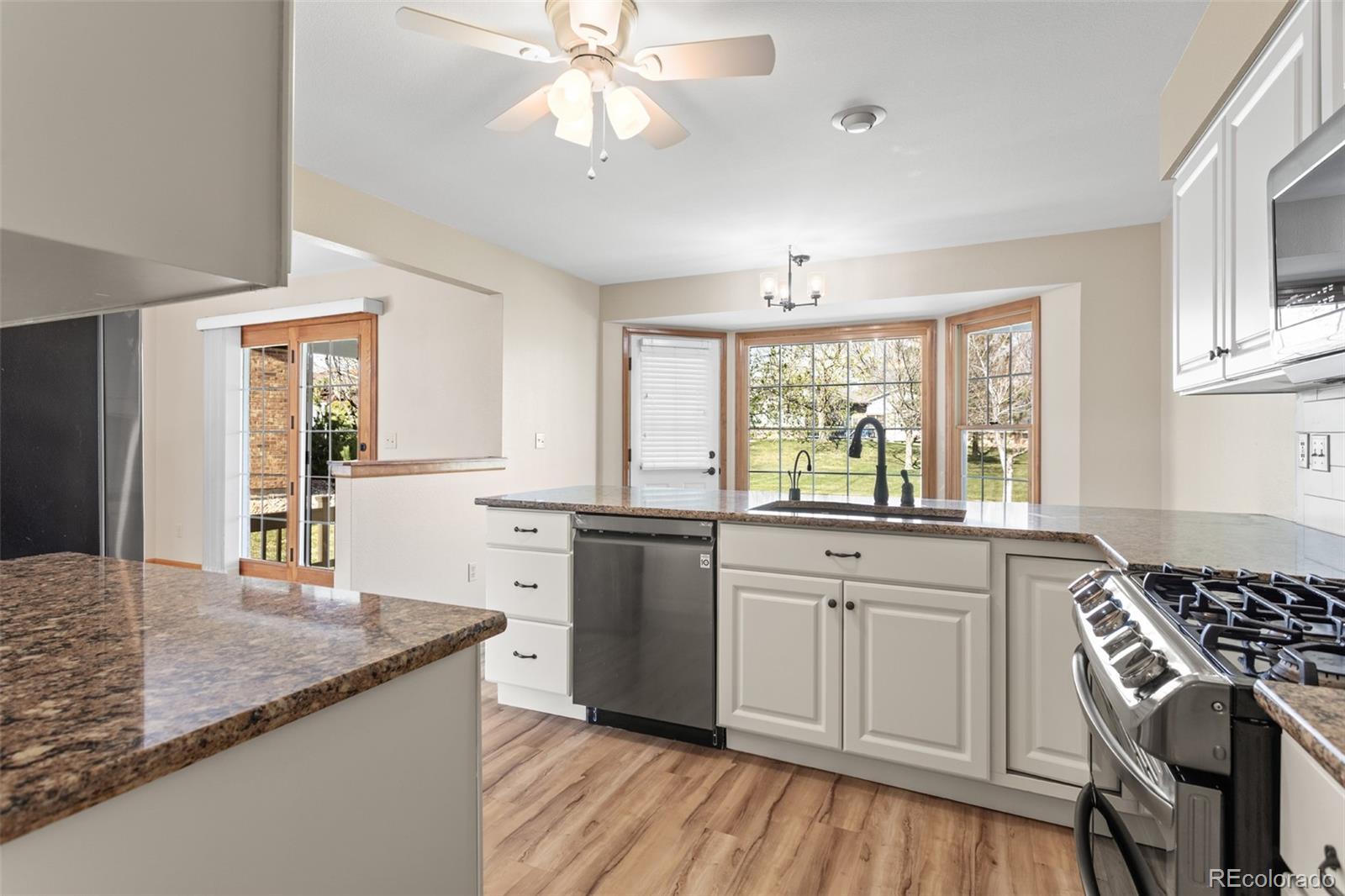 8991 Greenspointe Lane Highlands Ranch, CO 80130 - Photo 11 of 32 Gallery Image 11