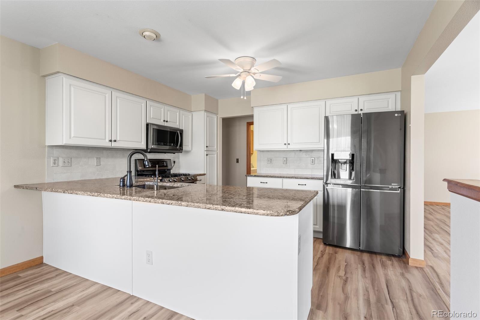 8991 Greenspointe Lane Highlands Ranch, CO 80130 - Photo 10 of 32 Gallery Image 10