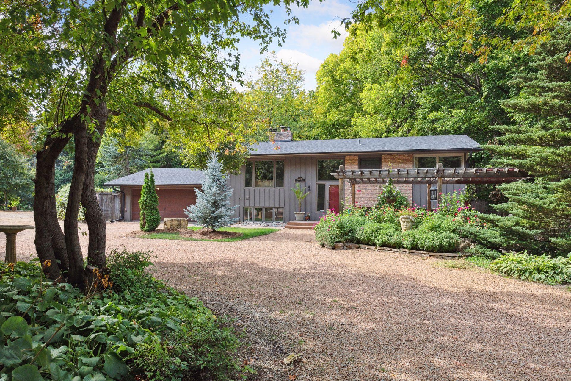5620 Howards Point Road Shorewood, MN 55331 - Photo 3 of 70 Gallery Image 3