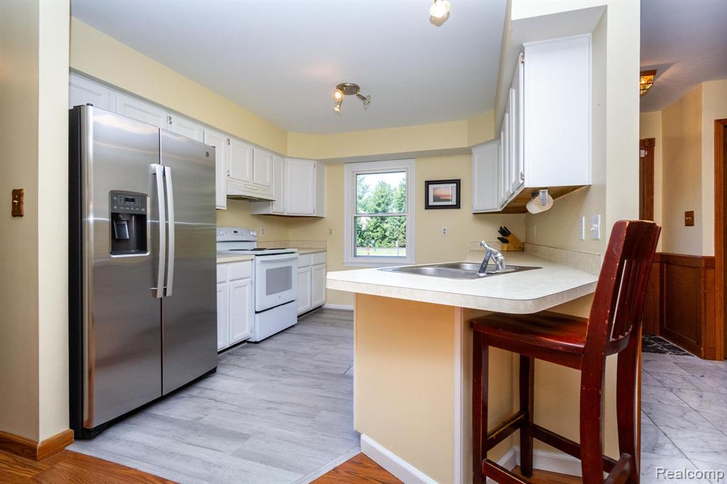 22133 Meridian Road Grosse Ile, MI 48138 - Photo 14 of 57