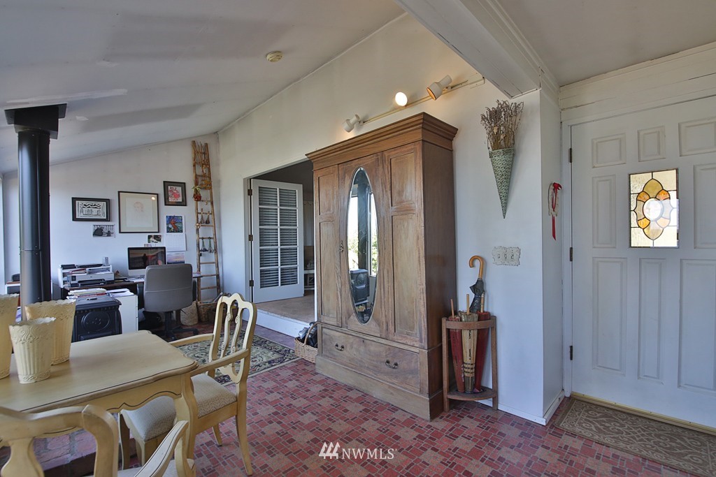 3091 Saratoga Road Langley, WA 98260 - Photo 16 of 25 Gallery Image 16