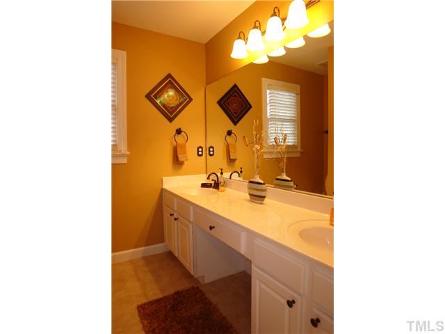 12744 Amoretto Way Raleigh, NC 27613 - Photo 17 of 24