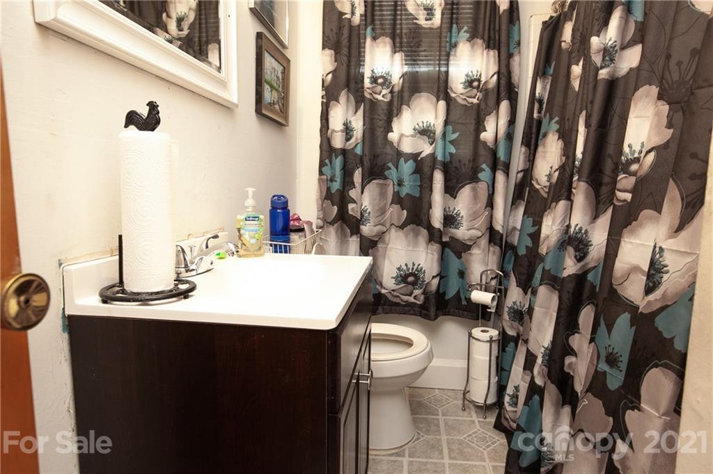 5101 Nevin Road Charlotte, NC 28269 - Photo 12 of 14 Gallery Image 12