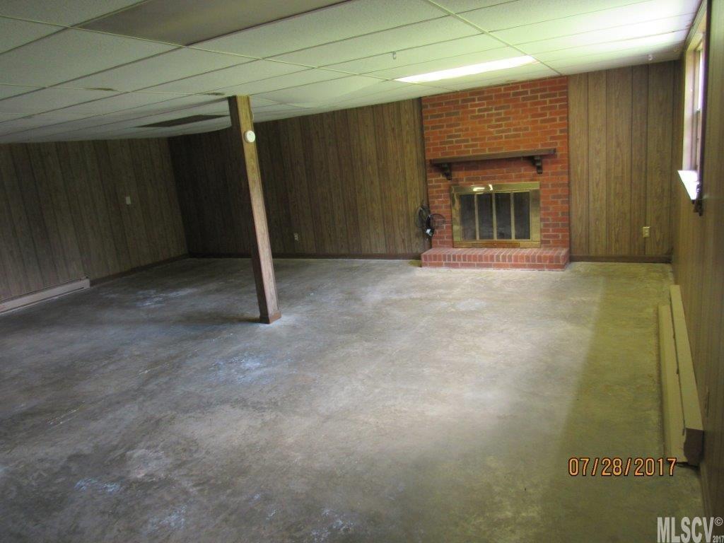 327 NW Road Hickory, NC 28601 - Photo 5 of 14 Gallery Image 5