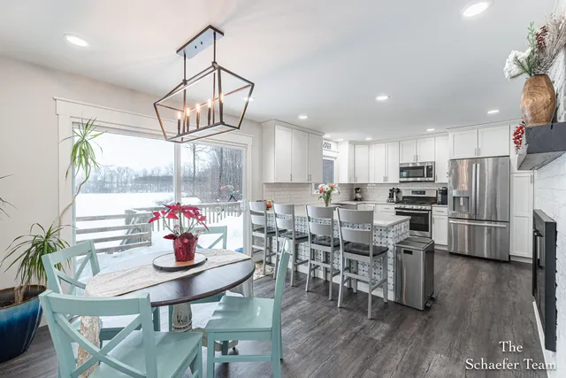 $750,000 | 8610 Dygert Drive Southeast, Alto, MI 49302