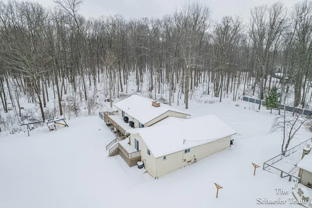 $750,000 | 8610 Dygert Drive Southeast, Alto, MI 49302