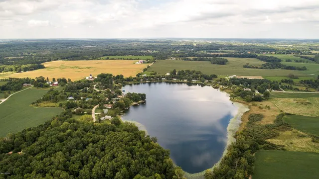 $750,000 | 8610 Dygert Drive Southeast, Alto, MI 49302