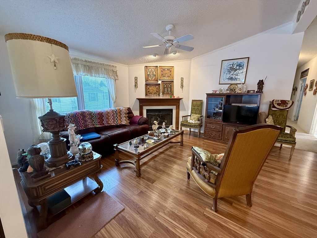 11 Gala Way Chicopee, MA 01020 - Photo 3 of 30