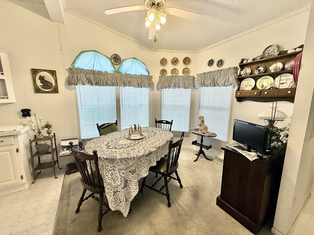 11 Gala Way Chicopee, MA 01020 - Photo 6 of 30