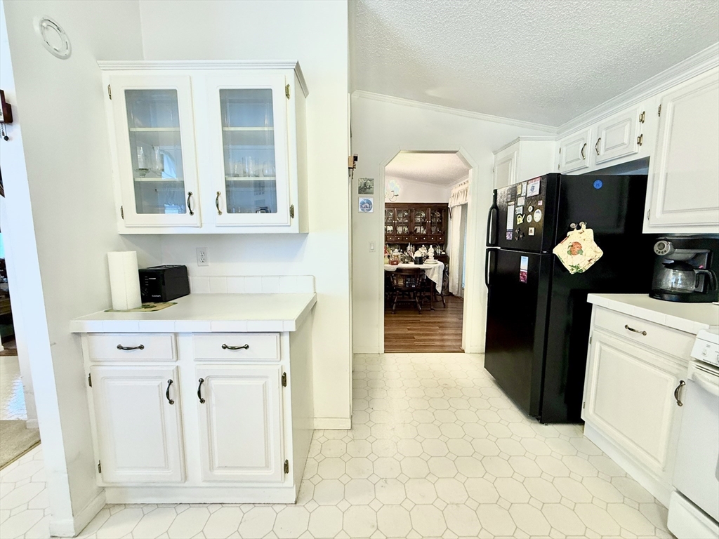 11 Gala Way Chicopee, MA 01020 - Photo 8 of 30