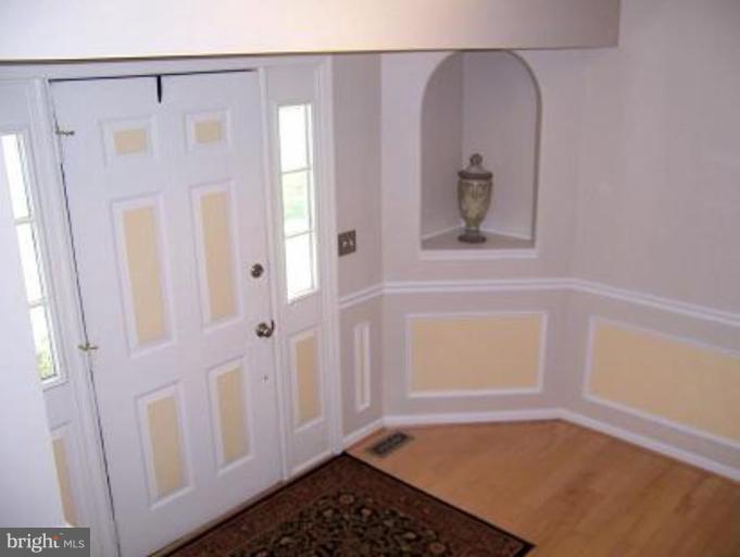 27 Marble Arch Road Colora, MD 21917 - Photo 3 of 30 Awesome Corner Built-In!