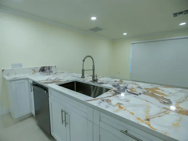 $2,800 | 1711 Ironwood Court East, Oldsmar, FL 34677