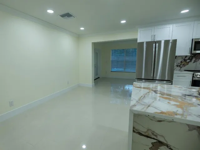 $2,800 | 1711 Ironwood Court East, Oldsmar, FL 34677