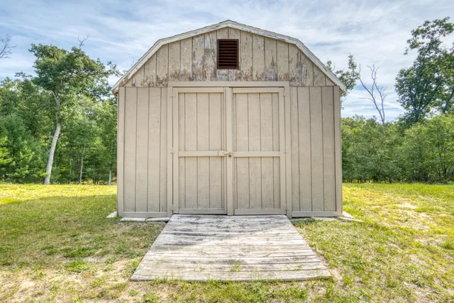 $229,900 | 8298 West Hollyhock Avenue, Baldwin, MI 49304