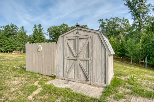 $229,900 | 8298 West Hollyhock Avenue, Baldwin, MI 49304