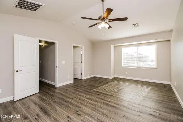 $1,915 | 5019 East Iolite Street, San Tan Valley, AZ 85143