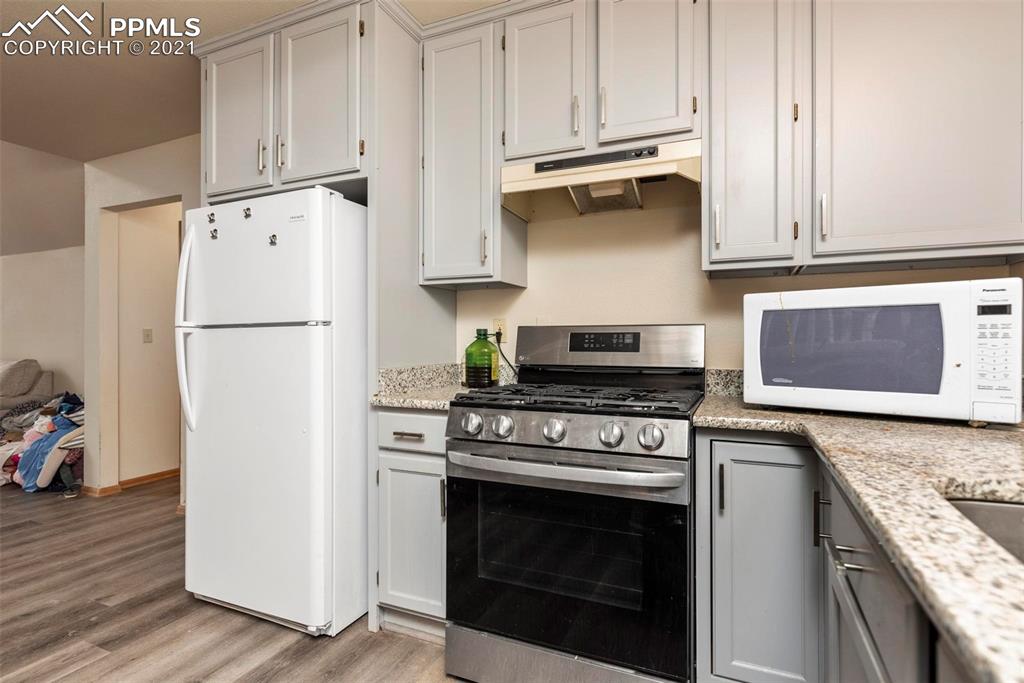 17275 Goshawk Road Colorado Springs, CO 80908 - Photo 18 of 45