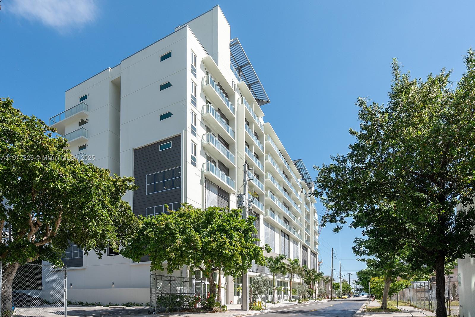 321 Northeast 26th Street, Unit 614 Miami, FL 33137 - Photo 21 of 22 front view of a building