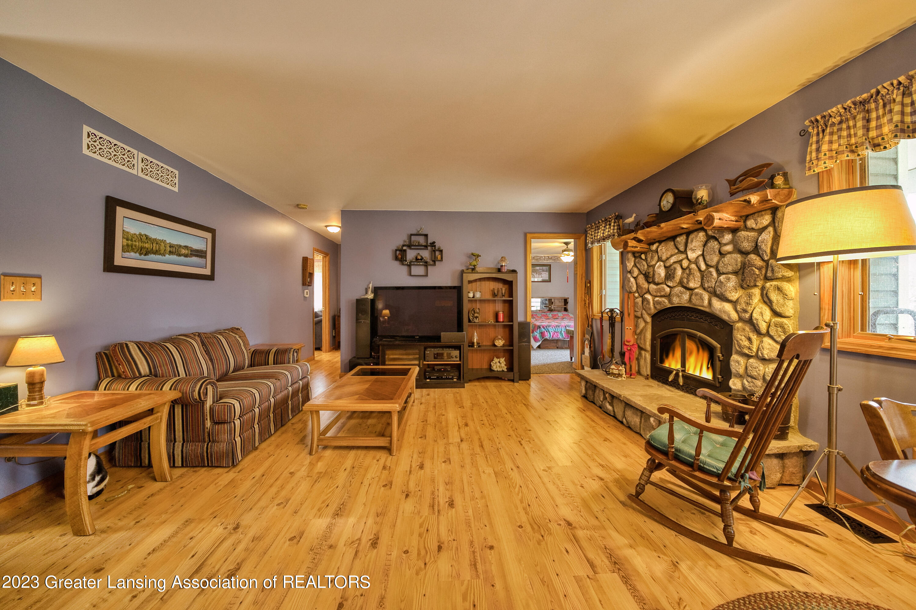 5925 North Burkhart Road Howell, MI 48855 - Photo 8 of 42 Living Room