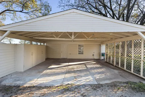 $2,000,000 | 1922 Purple Sage Lane, Kingsland, TX 78639