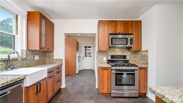 $5,000 | 2118 Greenleaf Street, Santa Ana, CA 92706