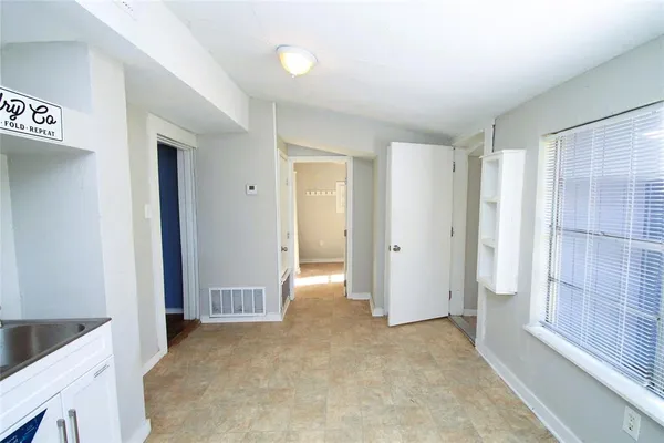 $1,025 | 349 12th Northwest, Paris, TX 75460