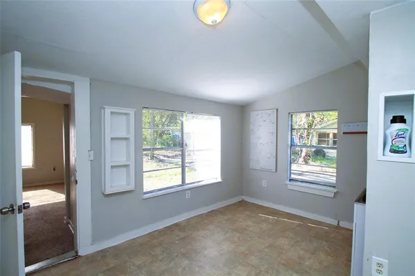 $1,025 | 349 12th Northwest, Paris, TX 75460