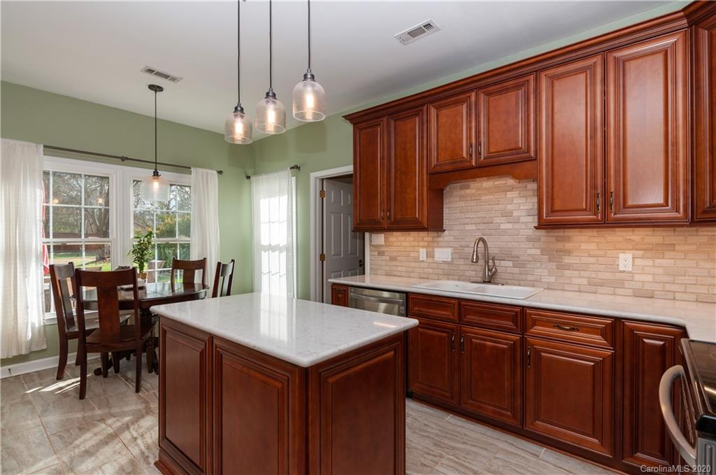 1631 Thornblade Ridge Drive Matthews, NC 28105 - Photo 2 of 37