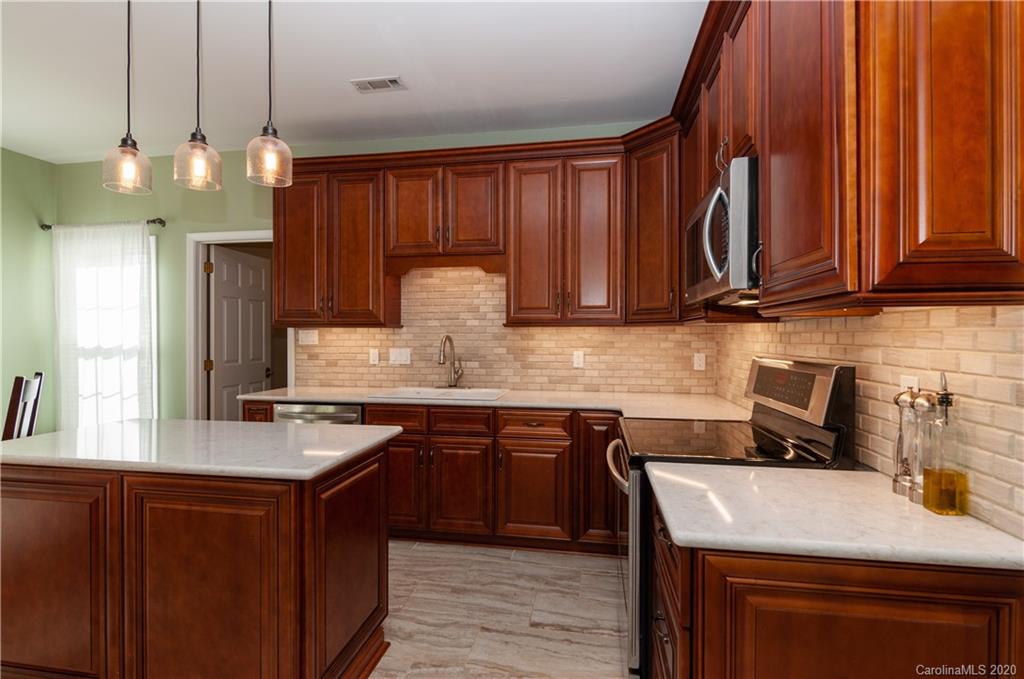 1631 Thornblade Ridge Drive Matthews, NC 28105 - Photo 7 of 37