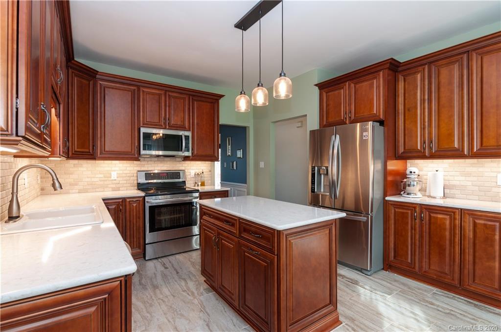 1631 Thornblade Ridge Drive Matthews, NC 28105 - Photo 9 of 37