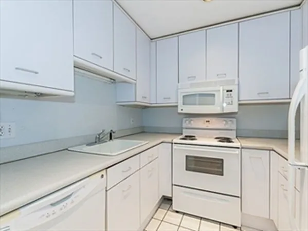 $3,600 | 416 Marlborough Street, Unit 505, Boston, MA 02115