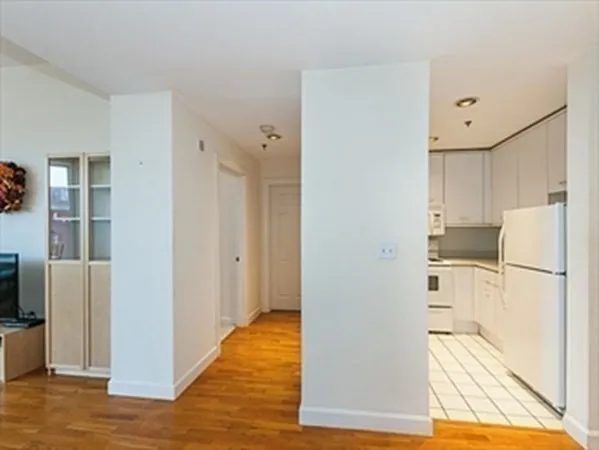 $3,600 | 416 Marlborough Street, Unit 505, Boston, MA 02115