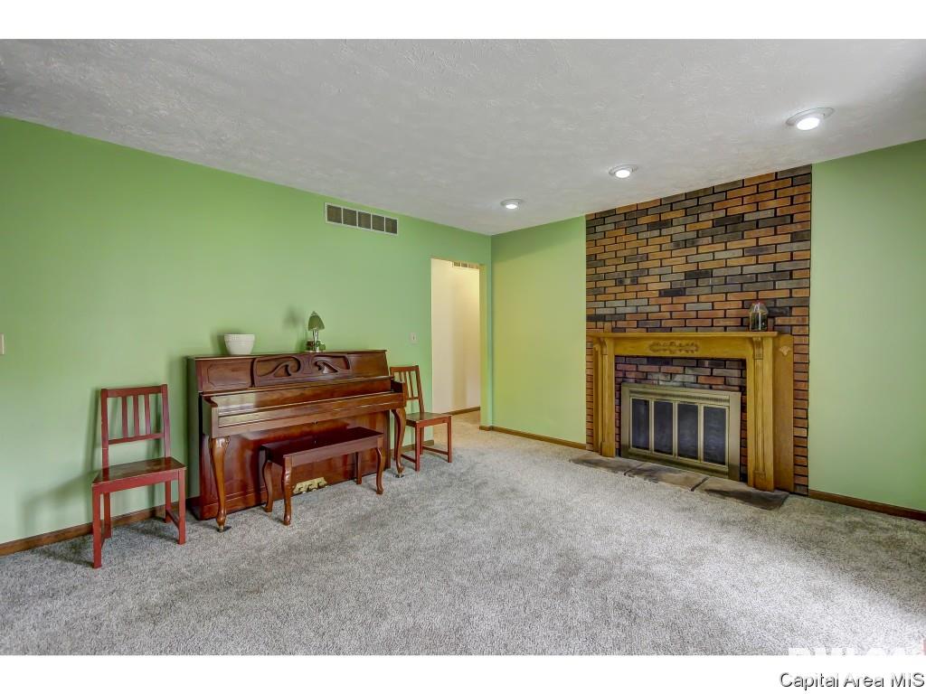 12 Hyde Park Springfield, IL 62703 - Photo 13 of 17 Gallery Image 13