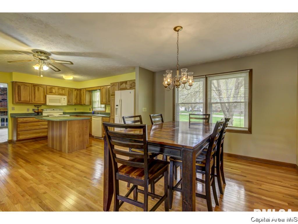 12 Hyde Park Springfield, IL 62703 - Photo 5 of 17 Gallery Image 5