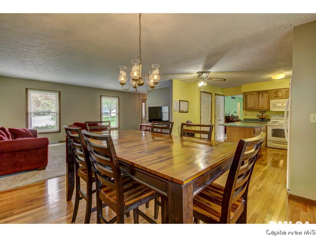 12 Hyde Park Springfield, IL 62703 - Photo 7 of 17 Gallery Image 7