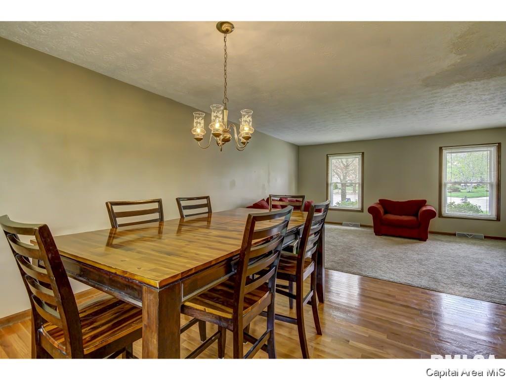 12 Hyde Park Springfield, IL 62703 - Photo 8 of 17 Gallery Image 8