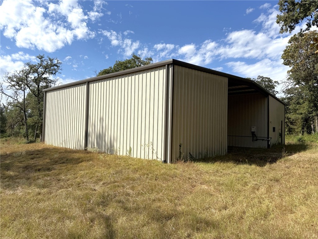 5878 East Boone Prairie Road, Unit COUNTYROAD Franklin, TX 77856 - Photo 5 of 42 a view of balcony