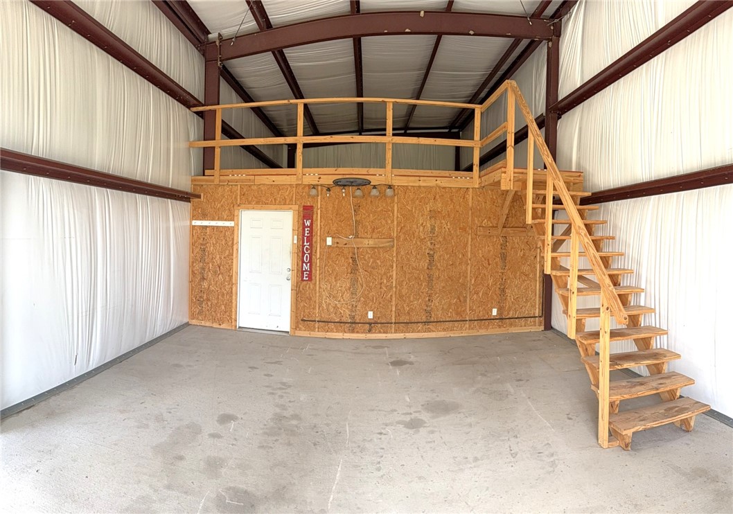 5878 East Boone Prairie Road, Unit COUNTYROAD Franklin, TX 77856 - Photo 10 of 42 a view of an empty room