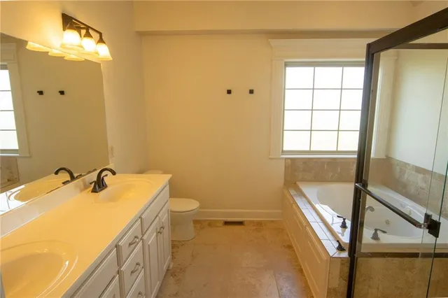 $550,000 | 3804 Kingston Court, St. Joseph, MO 64506